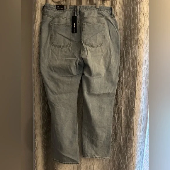 Brand New Fashion Nova light wash straight leg studded jeans - Picture 4 of 4